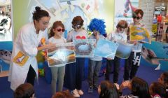Salviamo Pianeta Blu Leo Scienza Laboratorio Bambini Esperimenti Scientifici Plastica Acqua Inquinamento Mare 3