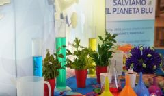 Salviamo Pianeta Blu Leo Scienza Laboratorio Bambini Esperimenti Scientifici Plastica Acqua Inquinamento Mare 5